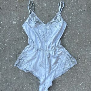 Vintage Union Made Chantilly Maidenform Teddy // lingerie babydoll lace bridal